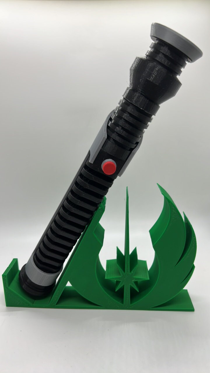 3D Printable Qui-Gon Jinn's Lightsaber by Brad Harris