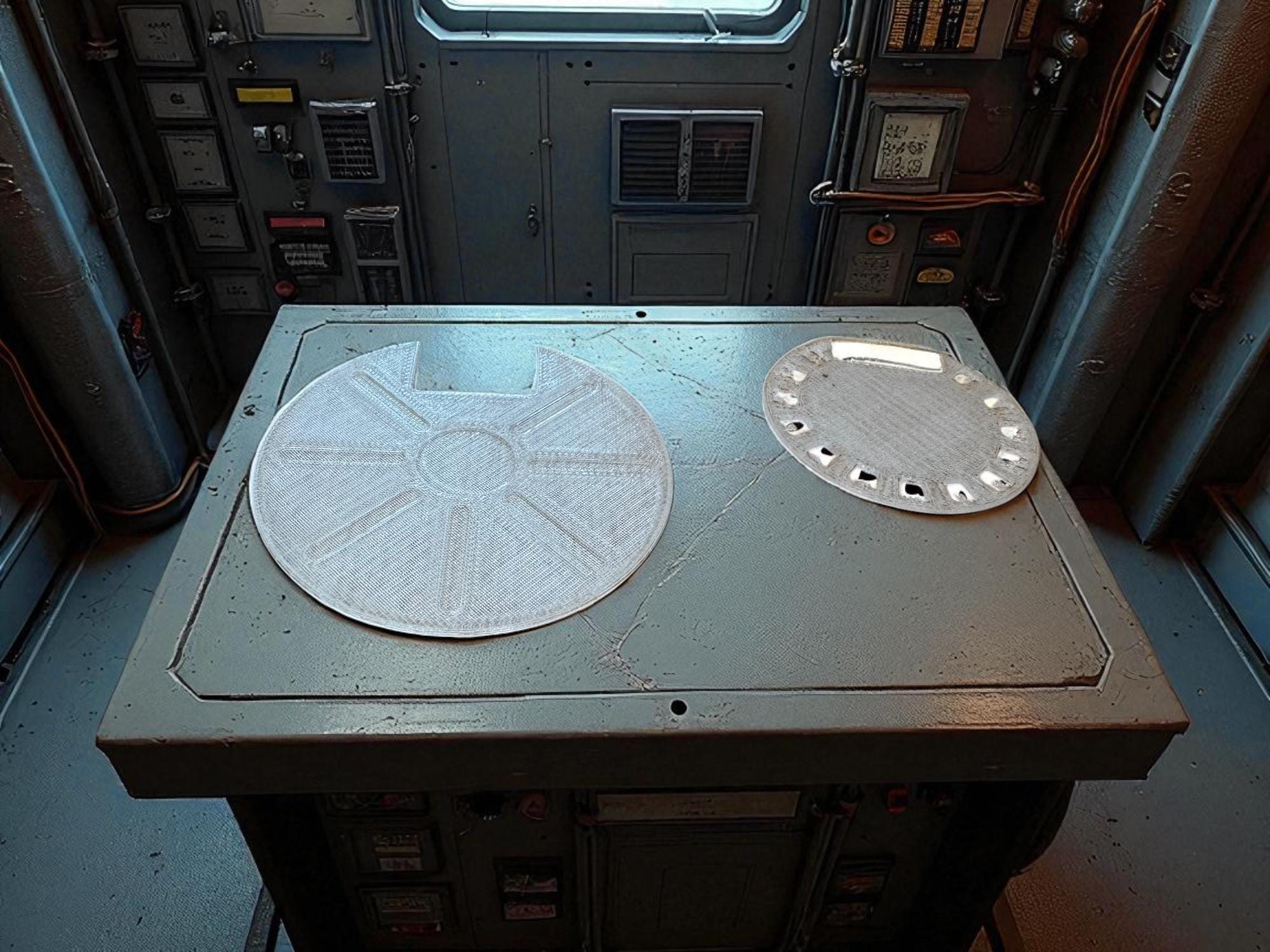 実際に動作するスターウォーズホロプロジェクター：3Dプリント