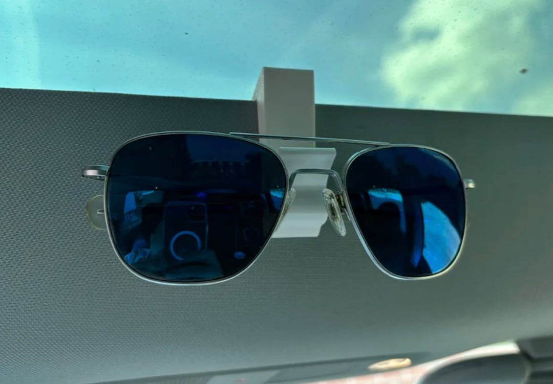 Tesla Sunglasses Holder Stylish Convenience for Model Y & 3 Customfit