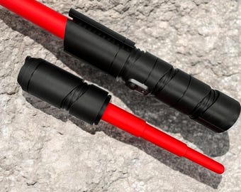 Sable de luz retráctil de Qimir de El Acólito / El Extraño / Sable plegable (no requiere pintura) / Impresión 3D / Soporte para exhibición de sables de luz