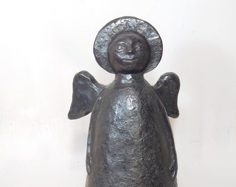 Escultura original de ángel de bronce: figura de metal fundida a la cera perdida.