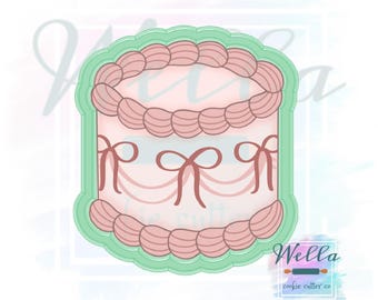 Tagliabiscotti a forma di torta di compleanno con crema al burro
