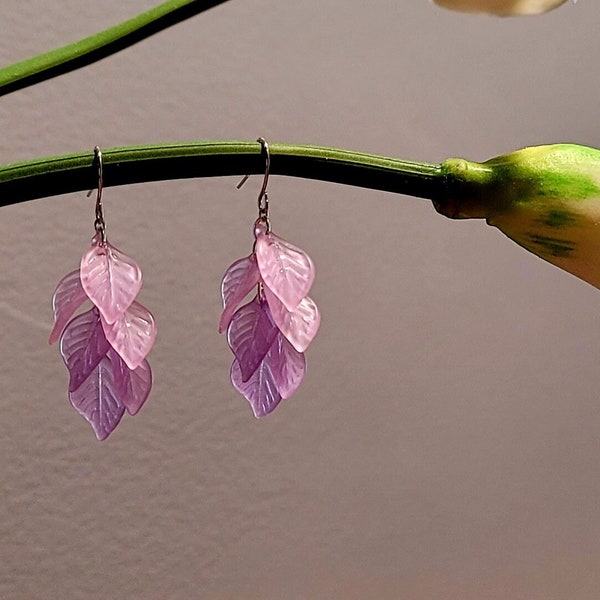 Lilac purple ombre leaf drop earrings, violet dangle earrings, gifts for women, unique earrings, layered leaf drop earrings, acrylic