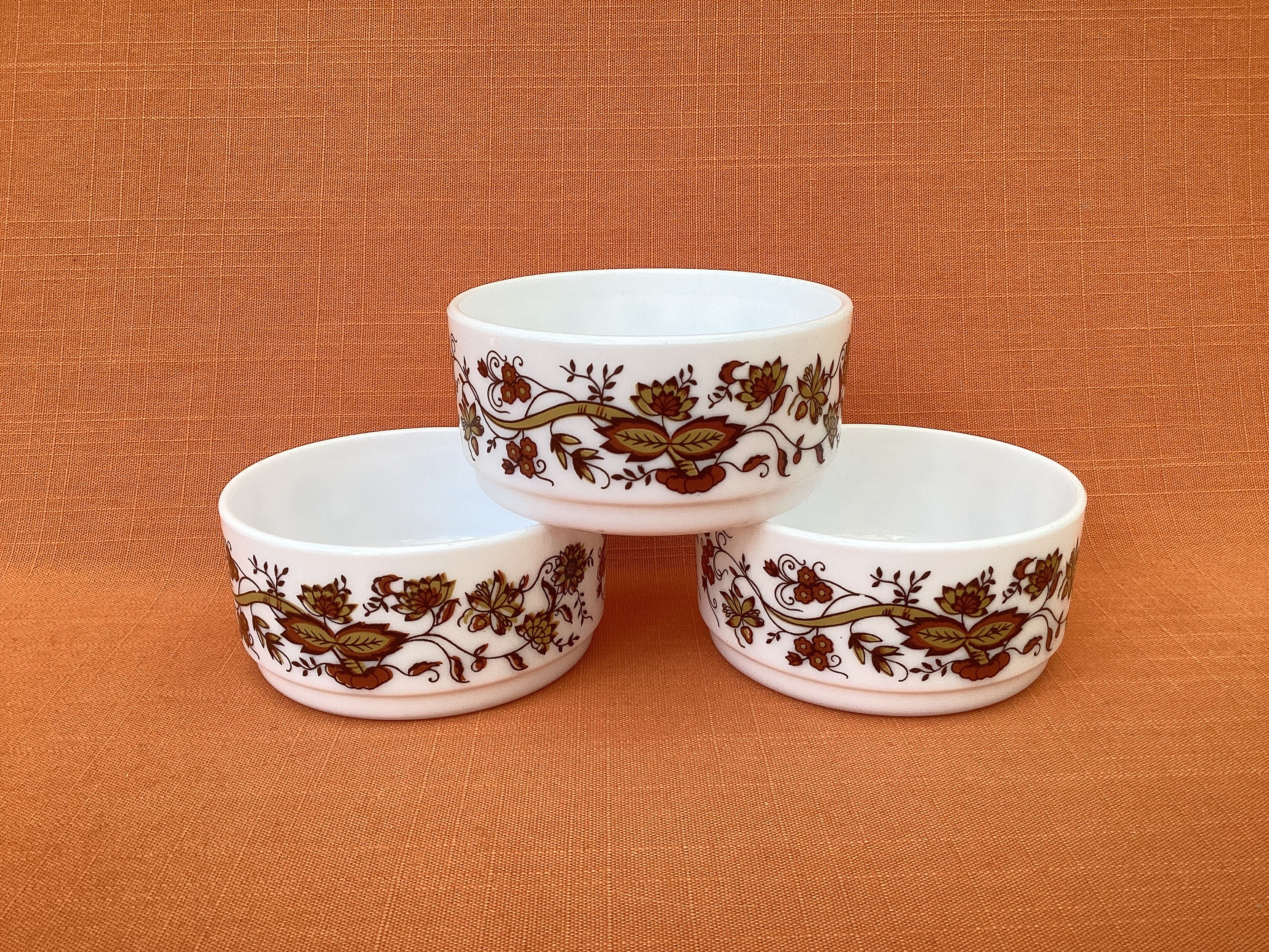 Assiettes Arcopal motif brown onion – Serial Chineuse