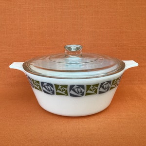 1960s JAJ Pyrex Chequers casserole dish with lid, JAJ Pyrex Checkers casserole dish, vintage Pyrex, 1960s Pyrex, senior space saver with lid