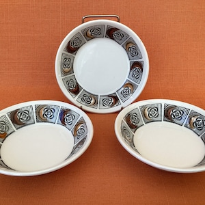 Set of 3 retro Broadhurst Kathie Winkle ‘Kimberley’ bowls, 1970s Kathie Winkle design, Broadhurst ironstone Kimberley small dessert bowls