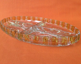 1970s oval glass serving dish with yellow detail, 1970s glass relish dish, kitsch canapés dish, crudités and dips tray, retro serving dish