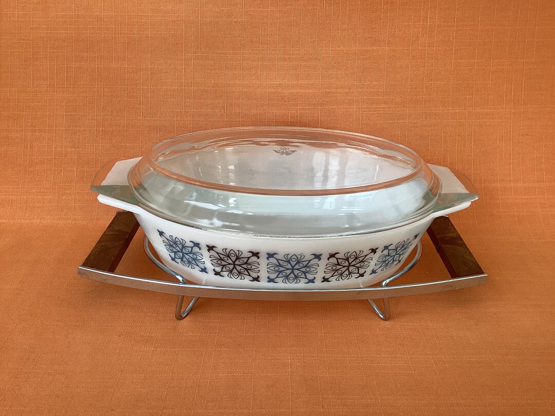 JAJ Pyrex Chelsea Oval Casserole Dish With Lid #524 and Chrome Stand ...
