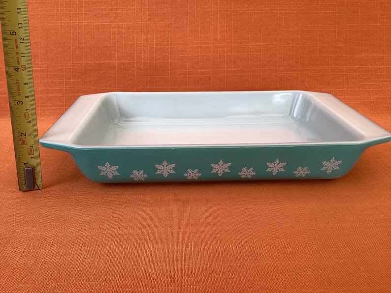 1950s Pyrex Snowflake space saver in turquoise, vintage Pyrex turquoise Snowflake, 1950s Pyrex Gaiety turquoise shallow spacesaver image 9