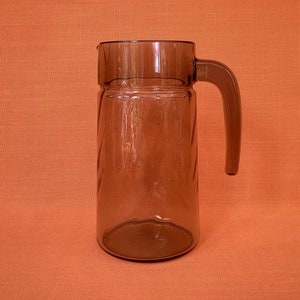 1980s Arcoroc ‘Torsade’ smoked glass jug, Arcoroc France smoked glass pitcher, Arcoroc Reflections jug, large jug, Arcoroc smoked glass