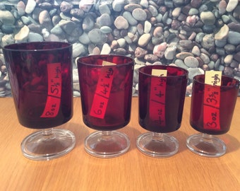 Selection of Luminarc red glasses in 4 different sizes, retro Luminarc glasses, Luminarc wine glasses, Luminarc Cavalier ruby red, JC Durand
