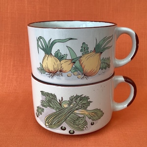 Set of 2 retro soup bowls with handles, two different designs: onion and celery, vegetarian soup bowls, rustic soup bowls, Shell soup mugs
