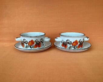 Ein Paar Midwinter Autumn Suppenschüsseln mit Untertassen aus den 1960er Jahren, Midwinter Autumn Suppenschüsseln mit Griffen, Midwinter Stonehenge Schüsseln
