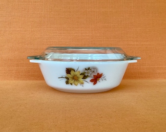 JAJ Pyrex Autumn Glory casserole dish (#509, 2 pint), 1960s JAJ Autumn Glory serving dish, retro Pyrex Dahlia casserole dish 2 pint size