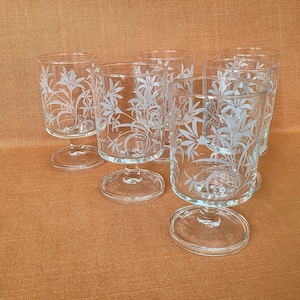 Luminarc Cavalier glasses with a white etched floral pattern, 2 different sizes, Luminarc glasses, Luminarc France JC Durand
