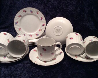 Vintage Alfred Meakin Tea Set: Ditsy Rose Design, 15-Piece