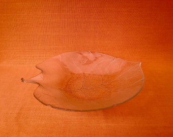 1970s Arcoroc Aspen Leaf Glass Bowl: French Serving Dish