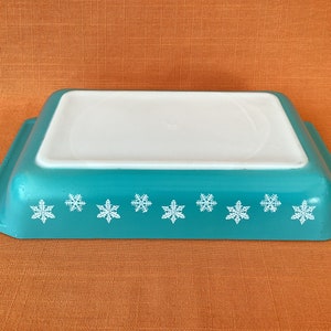 1950s Pyrex Snowflake space saver in turquoise, vintage Pyrex turquoise Snowflake, 1950s Pyrex Gaiety turquoise shallow spacesaver image 7