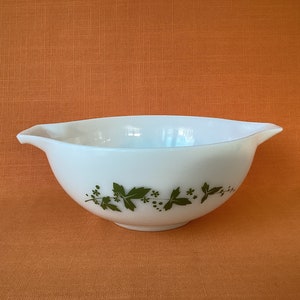 1960s JAJ Pyrex green Hawthorn Cinderella bowl #443, green pattern on white, vintage Pyrex mixing bowl, JAJ Pyrex Hawthorn nesting bowl #443