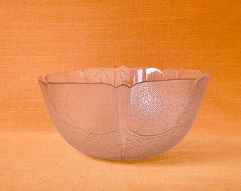 1970s Arcoroc Aspen Leaf Glass Bowl - Large Salad or Punch Bowl 12”