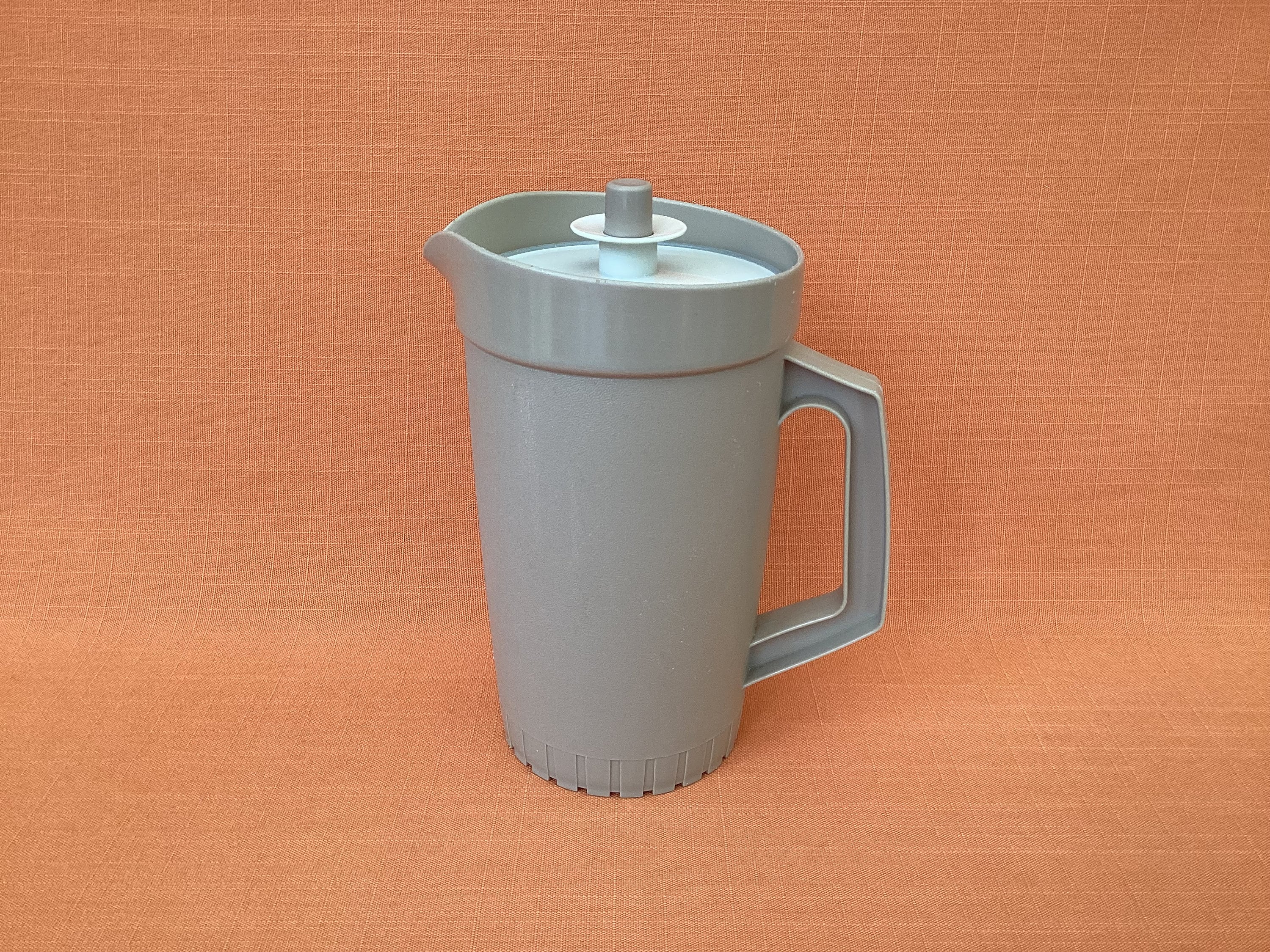 Tupperware pichet carafe H17cm 1 litre couvercle jaune