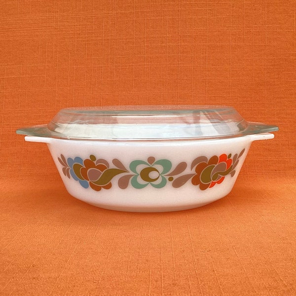 1970s JAJ Pyrex Carnaby Tempo casserole dish, JAJ Carnaby Tempo dish with lid, retro Pyrex Tempo large casserole dish 10”/3 pint capacity