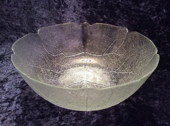 1970s Arcoroc Aspen Leaf Design 10 5 Textured Glass Bowl Etsy Sweden
