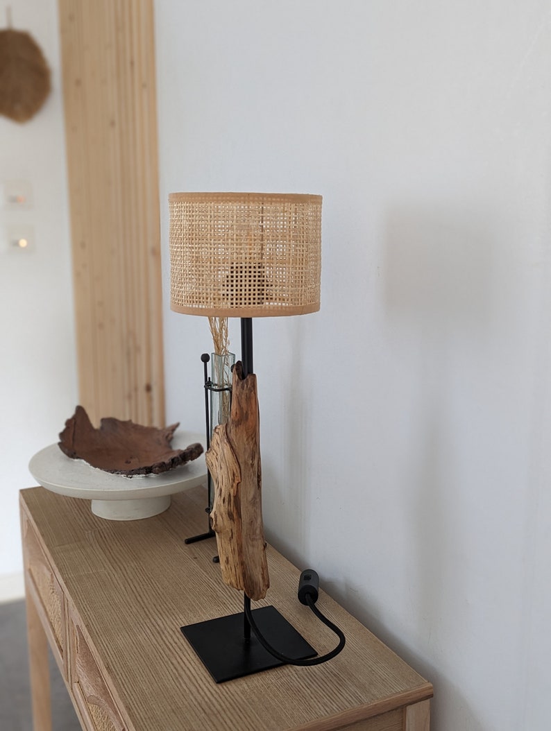 Lampe en bois flotté abat jour en canage image 4