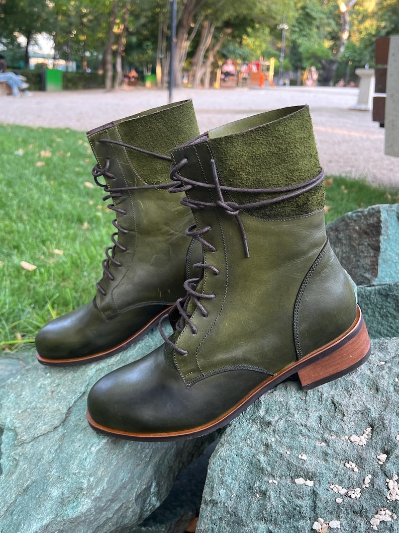 Botas de couro verde, botas feitas à mão, botas verdes com cadarço femininas, botas, botas vintage, botas de couro femininas, botas verdes antigas imagem 3