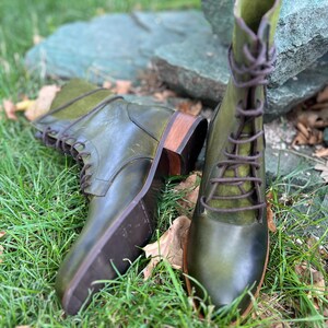Botas de couro verde, botas feitas à mão, botas verdes com cadarço femininas, botas, botas vintage, botas de couro femininas, botas verdes antigas imagem 4