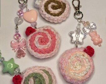 Crochet Cake Keychain — Handmade Beaded Charm | Cute Kawaii Bag Charm | Pastel Aesthetic Keychain | Crochet Plush Accessory