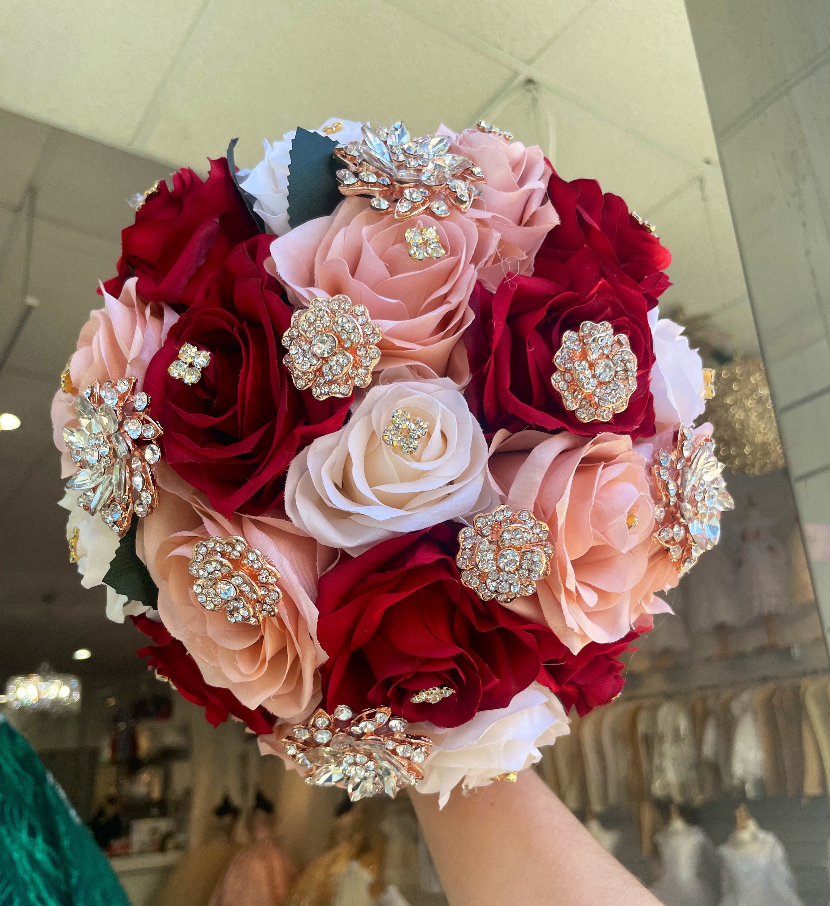 Ramo de quinceañera con rubor rojo oscuro y marfil - Etsy México
