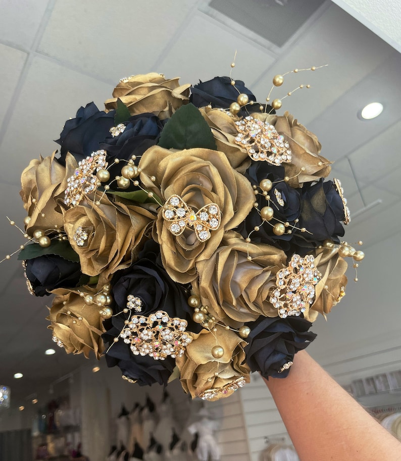 Ramo de Quinceañera Negro y Oro Etsy México