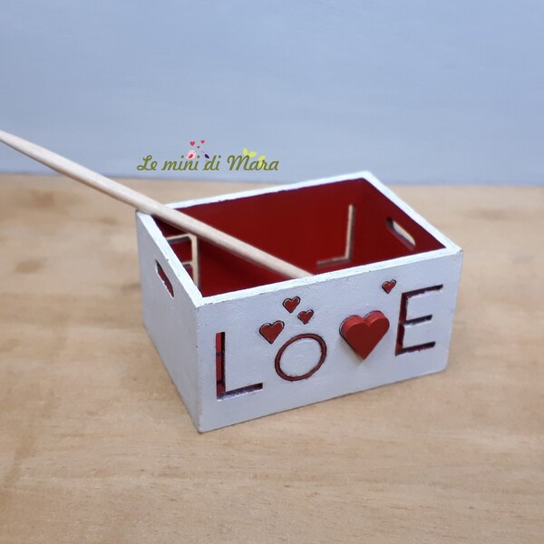 Wooden Kit– WOODEN CRATE with LOVE engraving, for dollshouse in 1:12 scale – accessories for dollshouse – dollshouse miniature