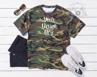 Camo camiseta Mockup, camiseta de camuflaje verde Mockup, camo camisa Flatlay, Instant Digital Descargar plantilla Jpeg