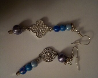 boucles d'oreilles bleues