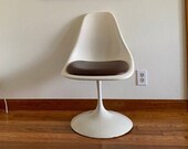 Eero Saarinen Style Swivel Tulip Chair