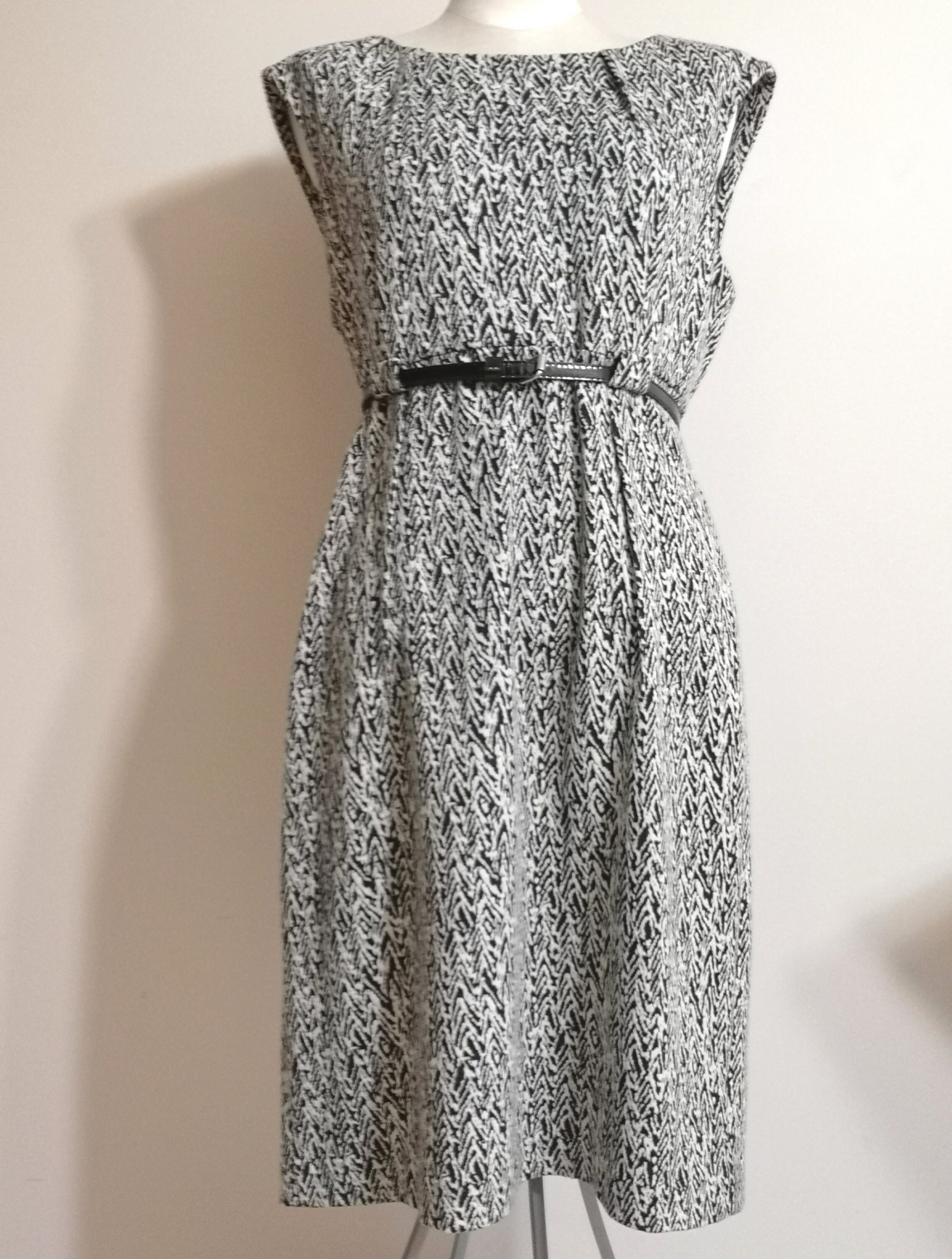 WildThreadRevival Vintage 90s Calvin Klein Woven Knit Sheath Women's Dress. Classic and Comfortable, Absolutely Flattering.