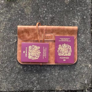 Personalisierte Leder Reisebrieftasche, Leder Reisedokumente, personalisiertes Reisegeschenk, Lederordner