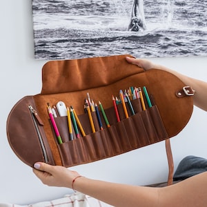 Leather Pen & Pencil Roll  Multifunctional Roll-Up Case (Café) - Alta  Andina