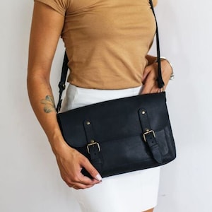 Leather messenger bag women, Crossbody messenger bag, Leather satchel bag, Laptop messenger bag, Custom leather satchel, Womens satchel
