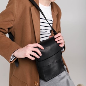 Sac homme en cuir noir,Sac bandoulière homme,Sac bandoulière homme,Sac cartable homme,Petit sac homme,Petit sac besace,Sac à main homme en cuir