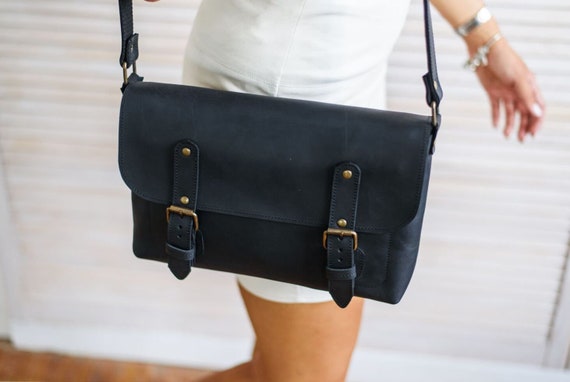 ★PLZPROJECT★ FREAKY STUD LEATHER MESSENGER BAG 2colors PLZPROJECT][2차] FREAKY STUD LEATHER MESSENGER BAG, WHITE