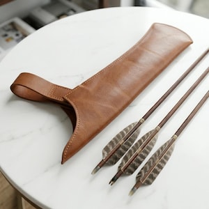 Leather Arrow Quiver, Custom Archery Arrow Holder, Back Quiver, Personalized Bow Hunting Gear, Hunting Arrow Holder, Gift for Archer