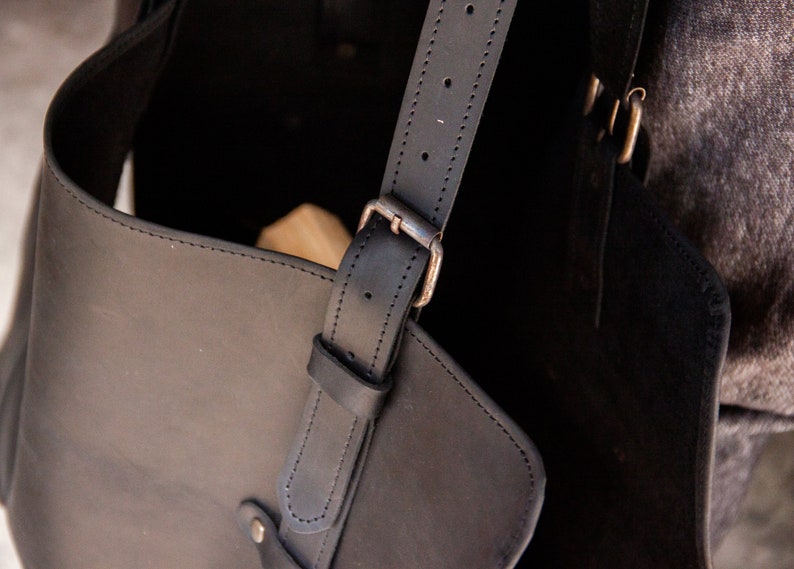 LeatherByKate Firewood Carrier - Thumbnail 3