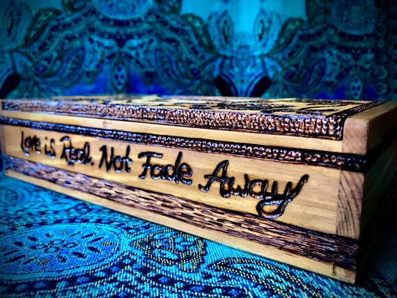 カスタム木製彫刻木箱 - Etsy 日本