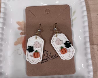 ハロウィン/秋をイメージした不気味なダングルイヤリング。ゴースト、葉っぱ、カボチャのイヤリング