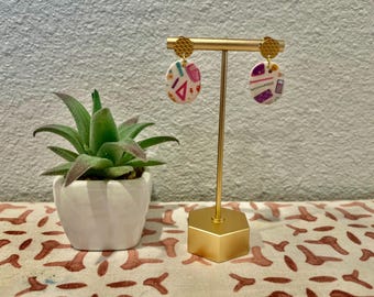 楕円形のスタッズ付きスクールプリントイヤリング