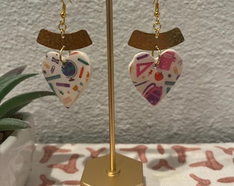 新学期のハート型ダングルイヤリング