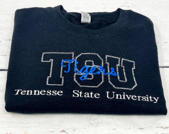 Personalized College Sweatshirt Embroidered, College Crew sweatshirt, School Sweatshirt, Custom Sweatshirt, Graduate Gift, Student Grad Gift